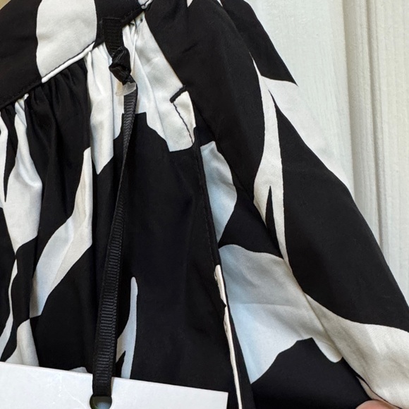 Kate Spade Monochrome Floral Skirt - Picture 6 of 9